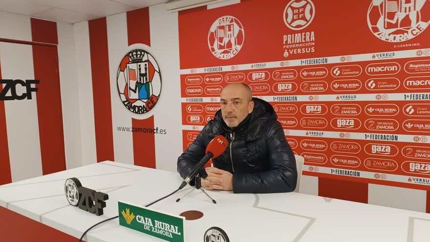 Juan Sabas, entrenador del Zamora CF: "Lo que me preocupa es volver a la identidad del equipo"