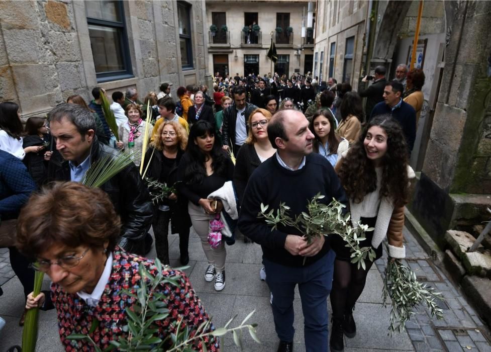 Multitudinaria procesión de "La Burrita" en Pontevedra. // G. Santos