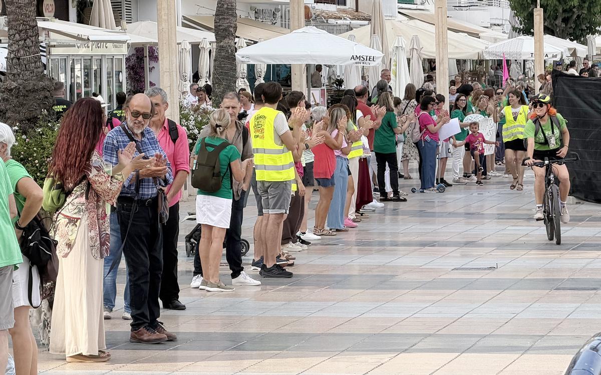 Otro tramo de la cadena humana celebrada en Altea reivindicando la enseñanza pública