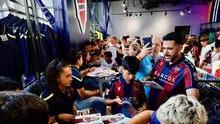 Un encuentro entre el Levante UD y su afición antes de su estreno en casa