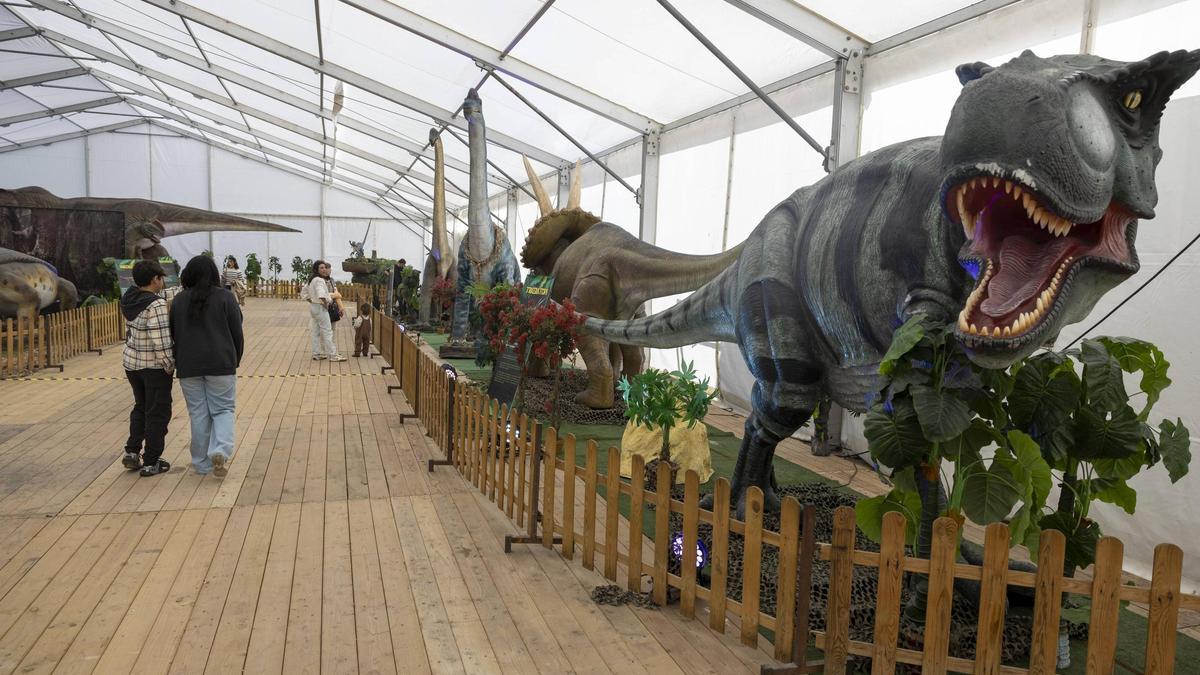 Así es la mayor exposición de dinosaurios animatrónicos en Palma, una visita que no te puedes perder