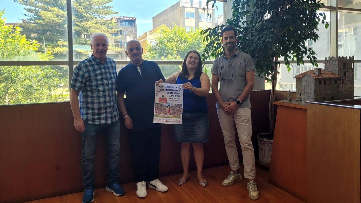 De izquierda a derecha: Rafa Outeiral, Eugenio González, Araceli Gestido y Pablo Siero en la presentación del torneo.