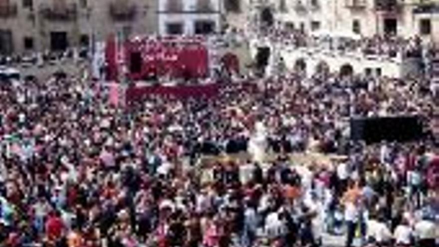 Más de 12.000 personas asisten en Trujillo a la fiesta del Chíviri