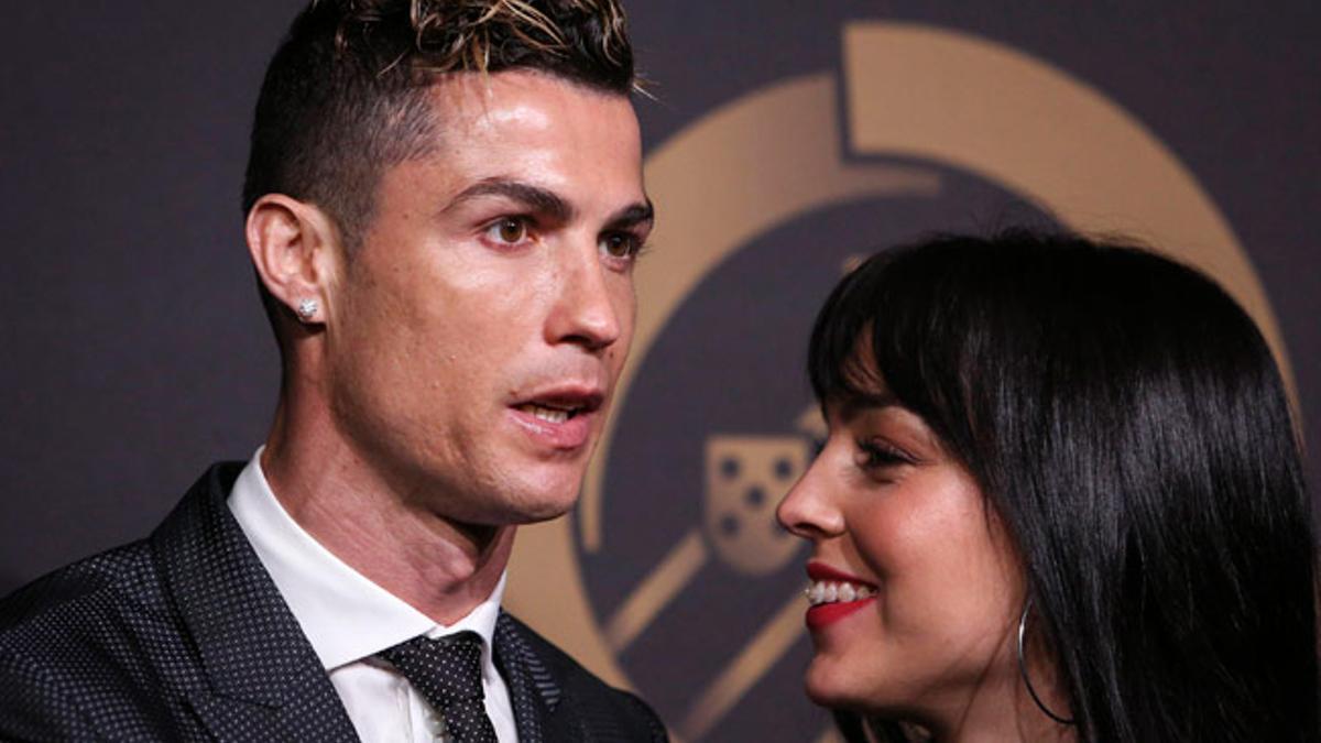 Georgina Rodríguez y Cristiano Ronaldo en la gala Quinas de Ouro en Lisboa