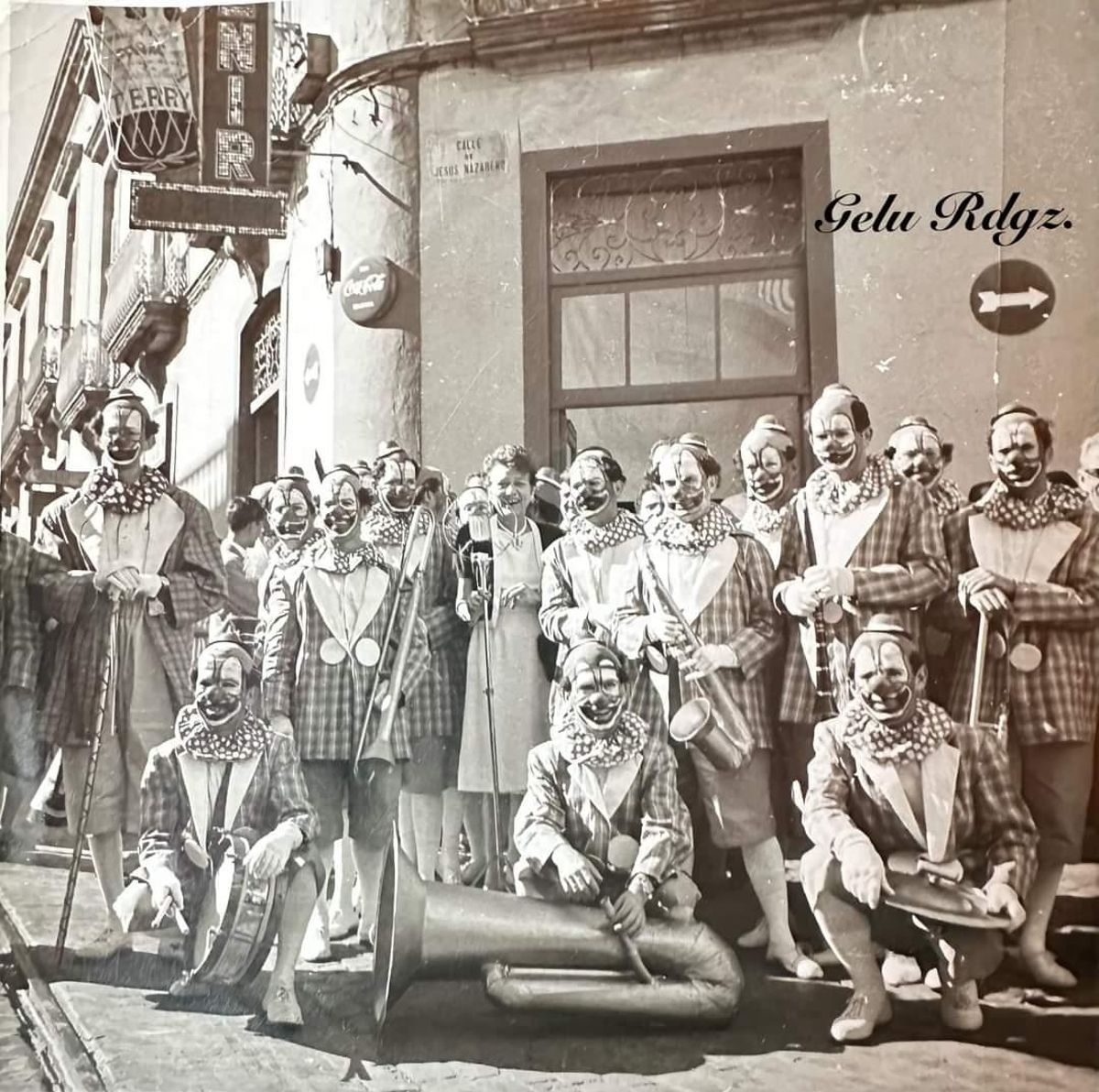 Miembros de la Afilarmónica Ni Fú-Ni Fá, en 1961.