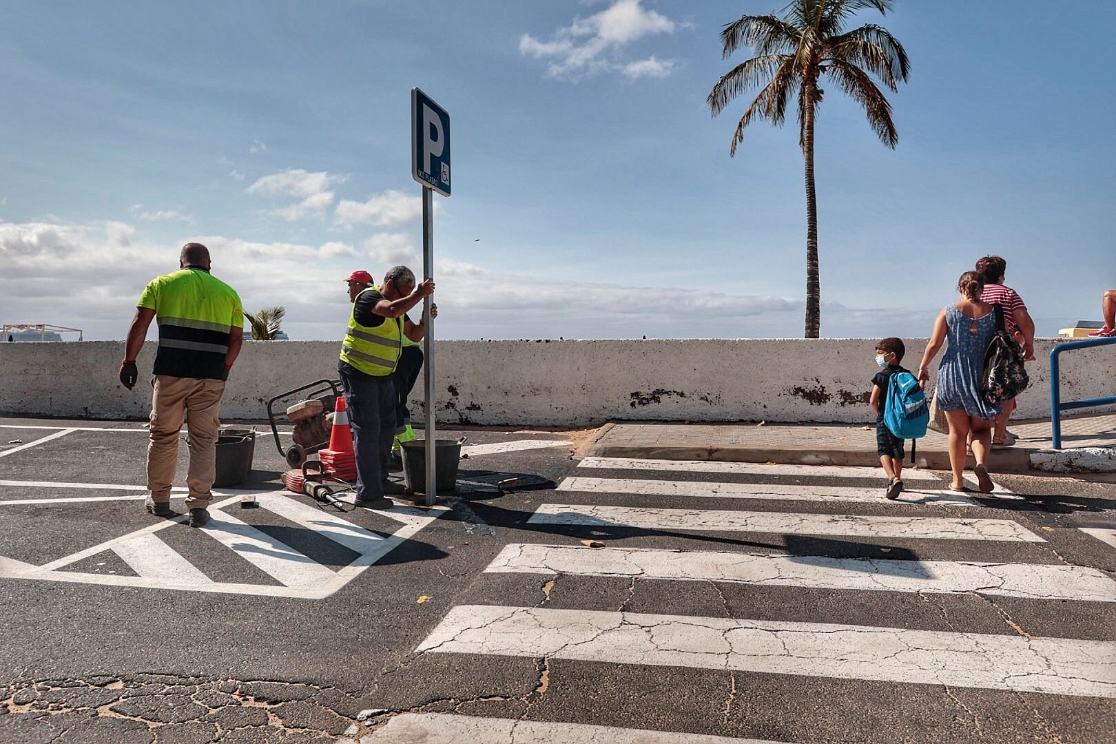 Eliminados los aparcamientos en el carril 0 de Las Teresitas