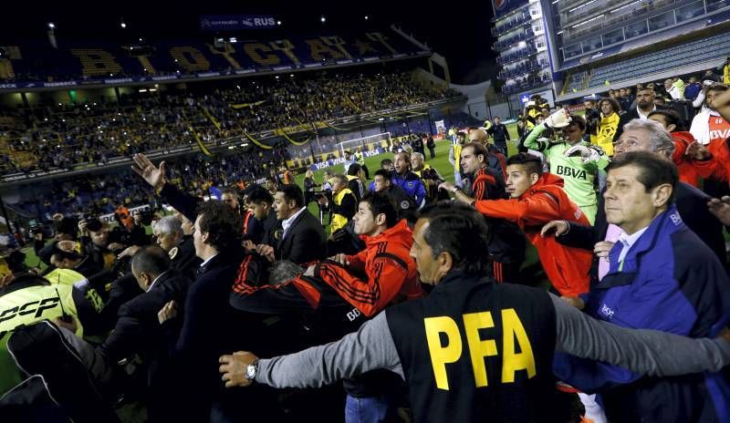 Fotogalería del incidente en el Boca Juniors-River Plate