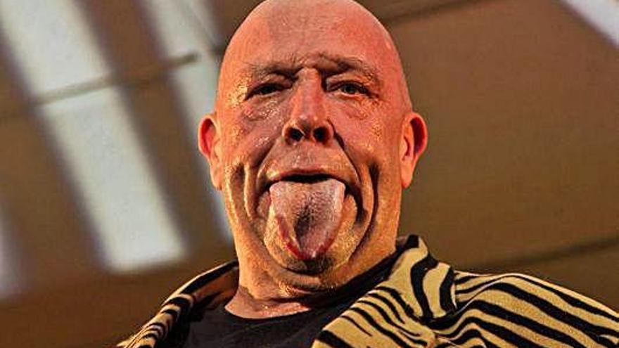 Buster Bloodvessel, todavía la voz de los Bad Manners.