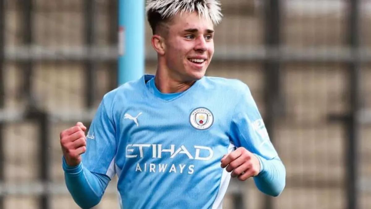 Ben Knight en uno de los partidos disputados con el Manchester City