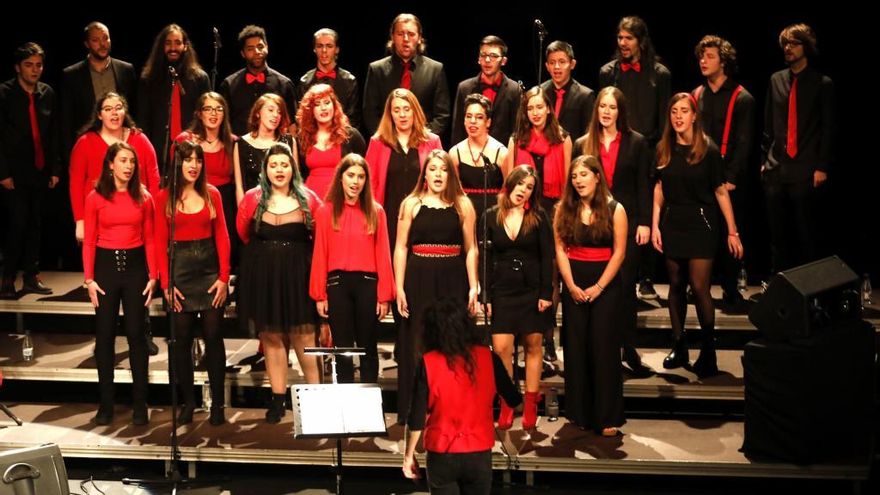 El Coro Joven de Gijón durante una actuación