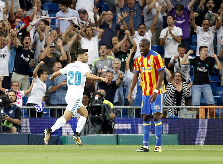 Instantes del partido disputado ayer entre el Valencia CF y el Real Madrid.