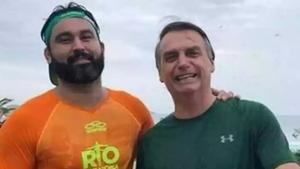 Leo Indio y su tío, el expresidente de Brasil Jair Bolsonaro.