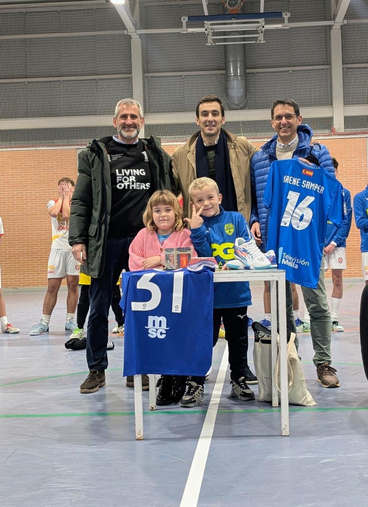 El club Patatas Gómez Sala 2012 bate el récord: 3550 kg en su recogida de alimentos.