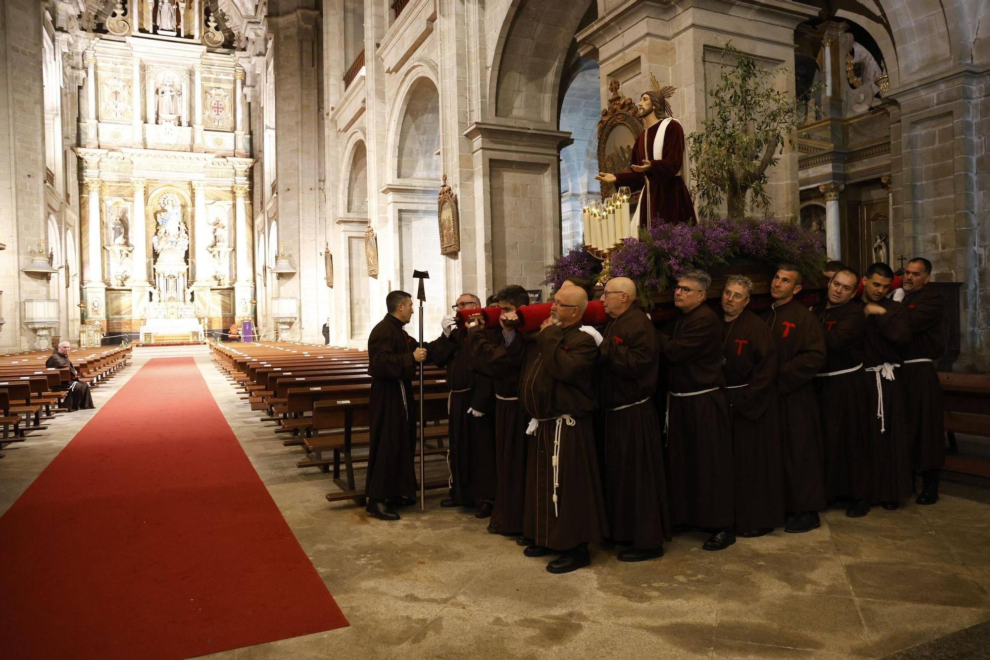 La procesión de la Oración no Horto das Oliveiras e Prendemento en San Francisco