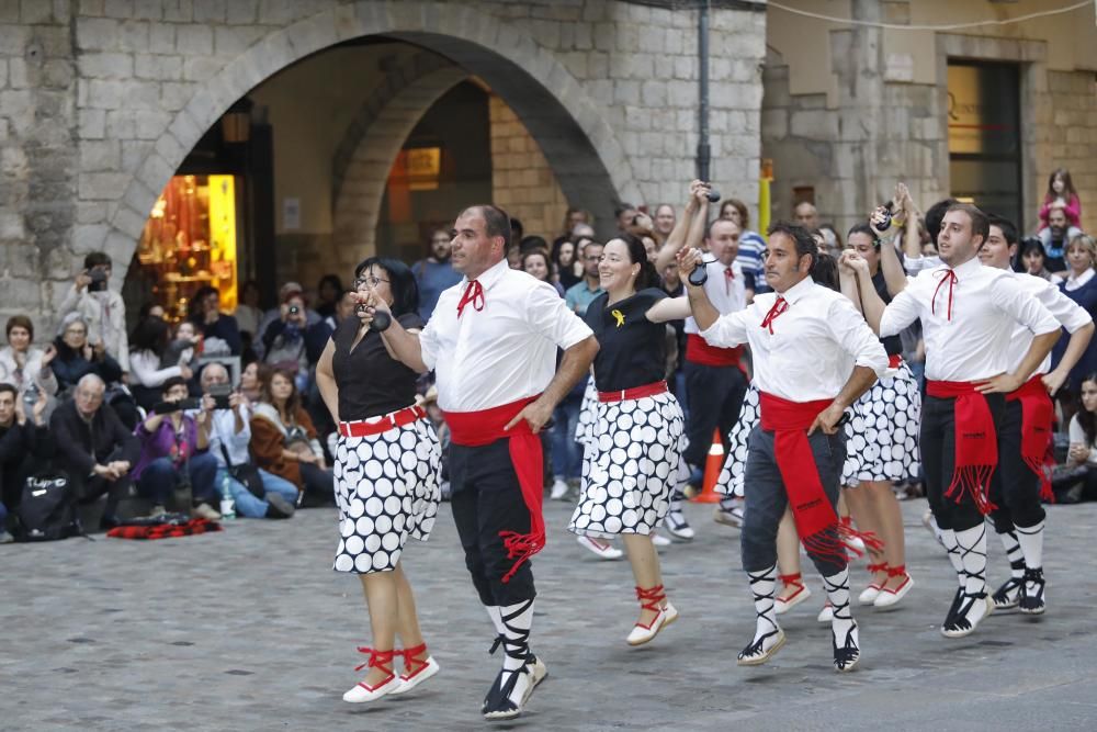 Ball de Gitanes de Montmeló a la plaça del Vi de Girona