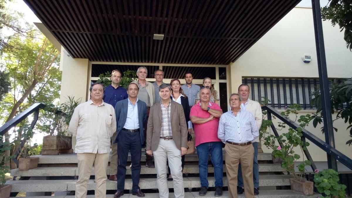 El delegado de Agricultura, con los representantes de las seis organizaciones.