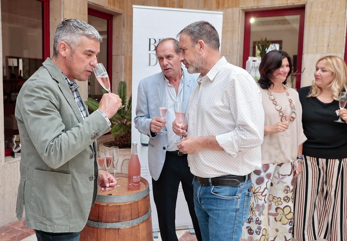 El consejero regional Narvay Quintero visita la Bodega Comarcal Valle de Güímar