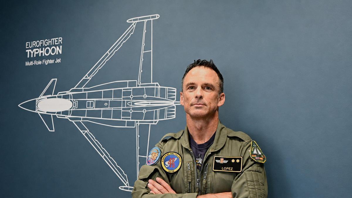 Rubén Antonio López, piloto militar: 'El Eurofighter garantiza una defensa aérea de primer nivel'