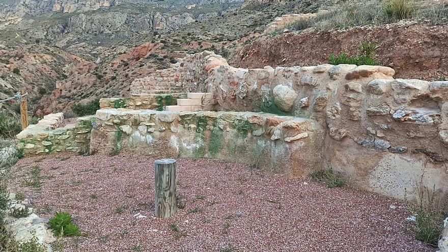 Vandalismo en la Peña Negra de Crevillent