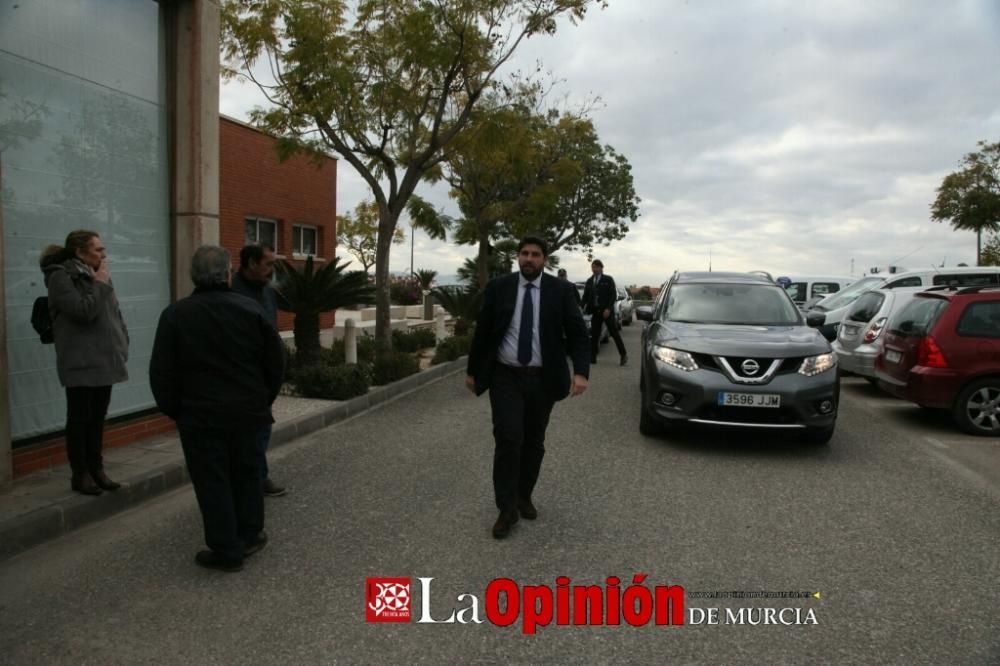 Familiares y amigos dan el último adiós a José Antonio Pujante en el tanatorio Lázaro de Lorca