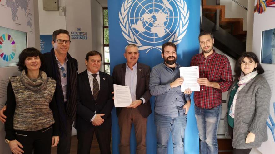 Los directores de los centros CIFAL de Málaga y Flanders junto a un responsable de OpenODS.