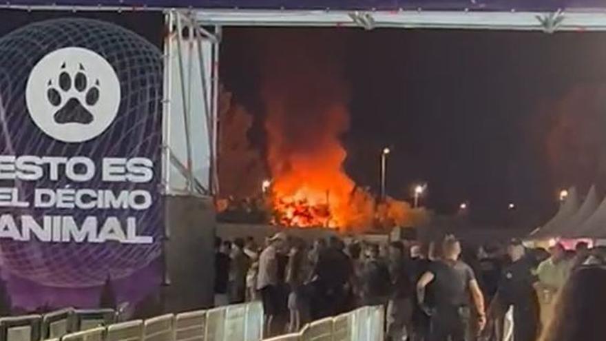 Un incendio junto al escenario del Animal Sound en Murcia