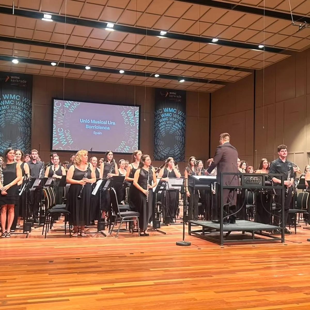 Actuación de la Unió Musical Lira Borriolenca durante el certmaen.