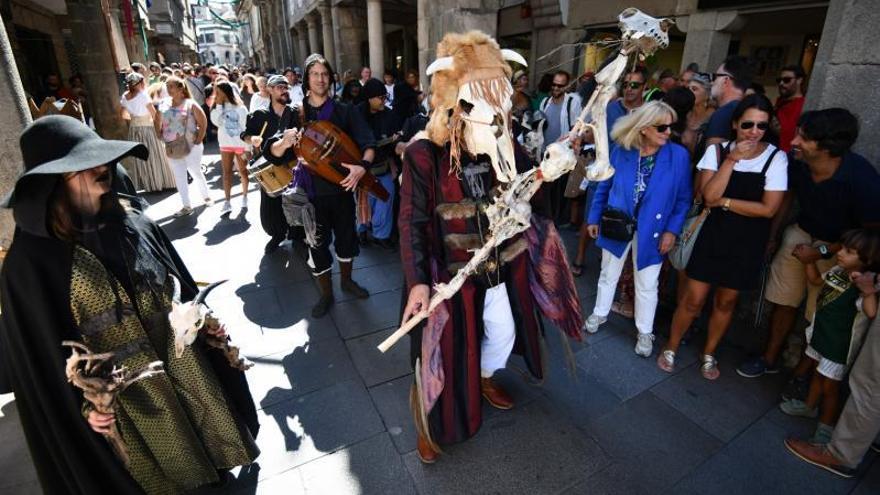 Desfile por el casco histórico.