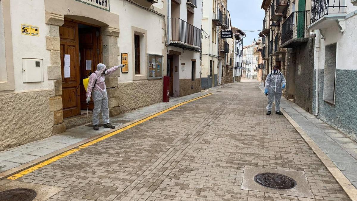 Preocupación en Vistabella por un foco que suma 12 positivos por coronavirus entre jóvenes y mayores