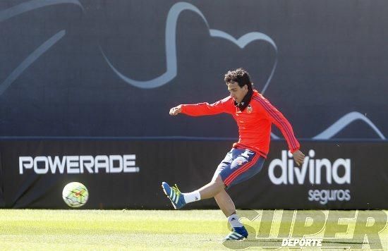 El Valencia CF entrena ante su afición