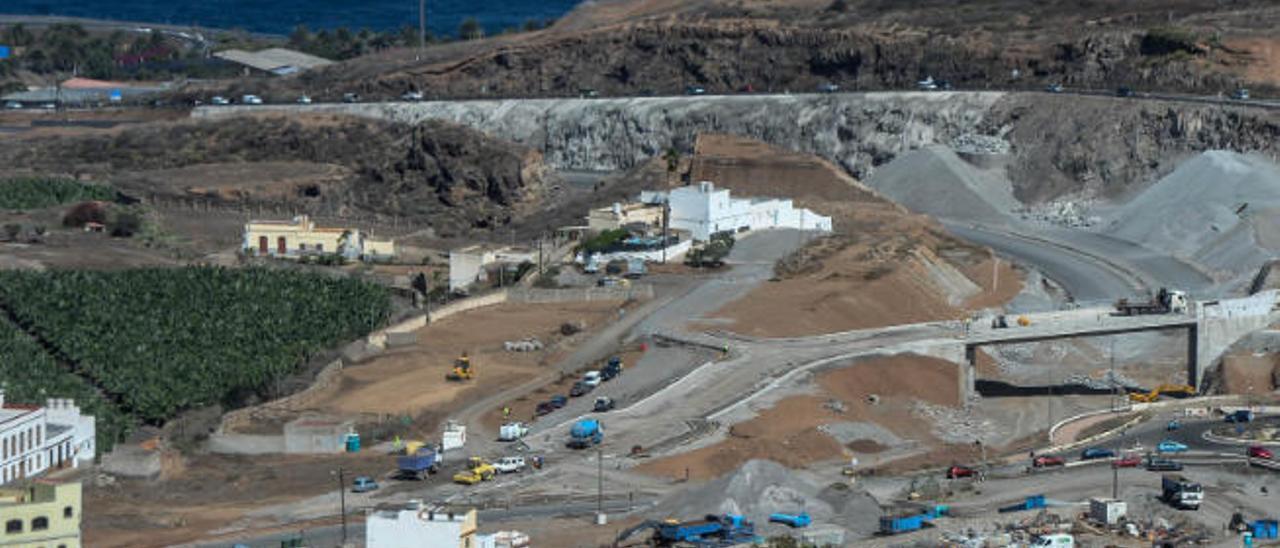 Panorámica general de la situación actual de las obras de la IV fase de la Circunvalación en el enlace entre Arucas y la autovía del Norte.