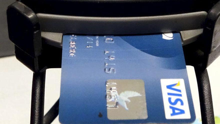 Visa y MasterCard expiden estas tarjetas.