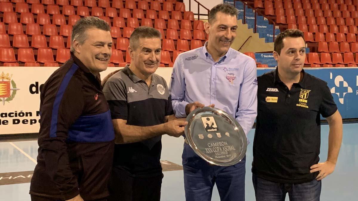 Los técnicos Xavi Pascual, Manolo Cadenas, Óscar Ollero y Jacobo Cuétara