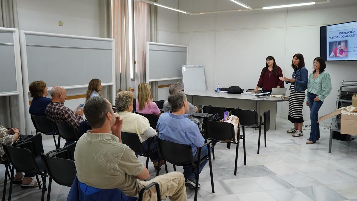 Xàtiva impulsa una formación para cuidadores y cuidadoras de personas en situación de dependencia