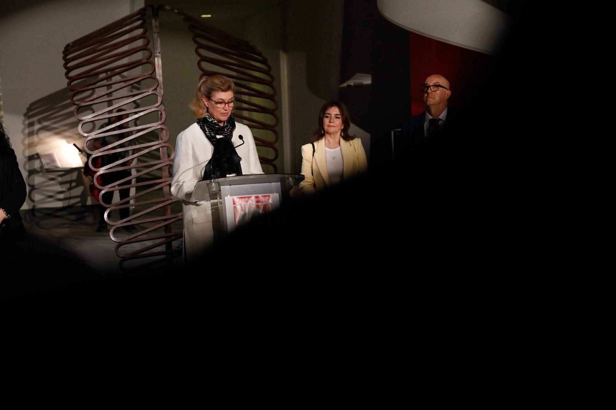 EN IMÁGENES: El Centro Niemeyer acoge una exposición sobre el vínculo entre el escultor Martín Chirino y Estados Unidos