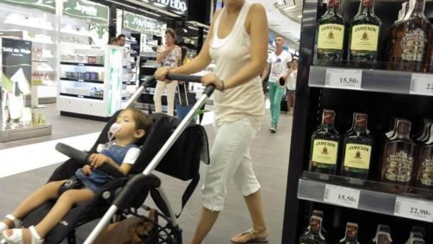 Alkohol im Flughafen-Shop auf Mallorca.