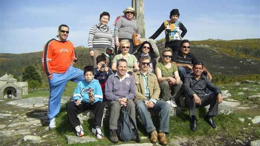 Un grupo de participantes en este encuentro anual de solteros.