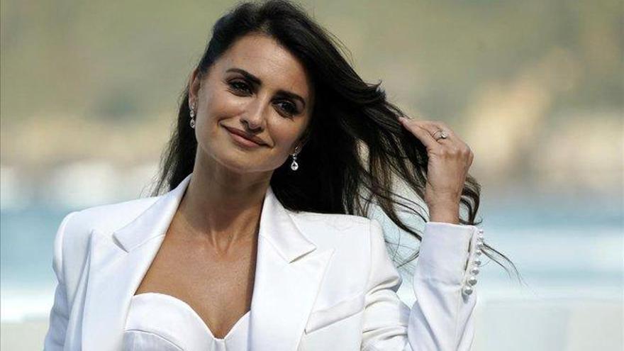 Penélope Cruz anima en las redes a sus seguidores a quedarse en casa