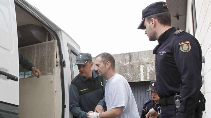 El acusado de acuchillar a su exnovia en Vigo, en prisión tras confesar la autoría ante la juez