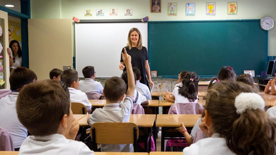 PP y Vox aprueban un decreto-ley en Extremadura para blindar los servicios públicos y sortear el bloqueo de un gobierno en funciones