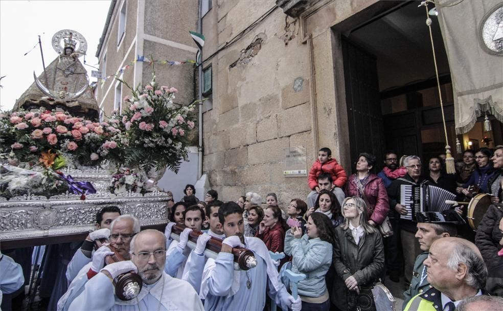 La bajada de la patrona de Cáceres en imágenes