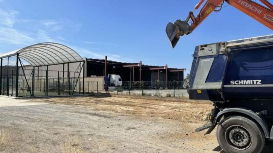 Comencen les obres a Vilamalla de la tercera pista de pàdel