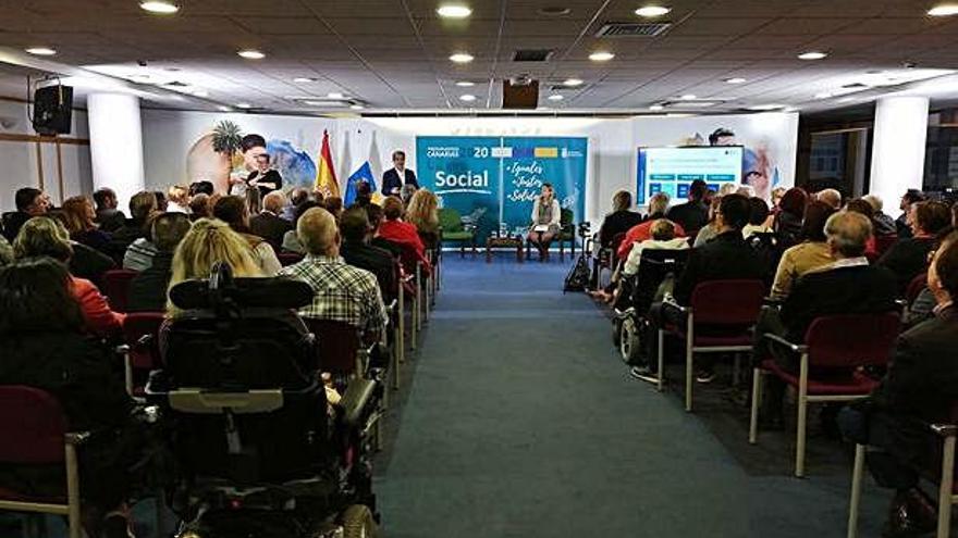 Román Rodríguez durante la reunión que celebró con el tercer sector en Las Palmas de Gran Canaria el pasado miércoles.