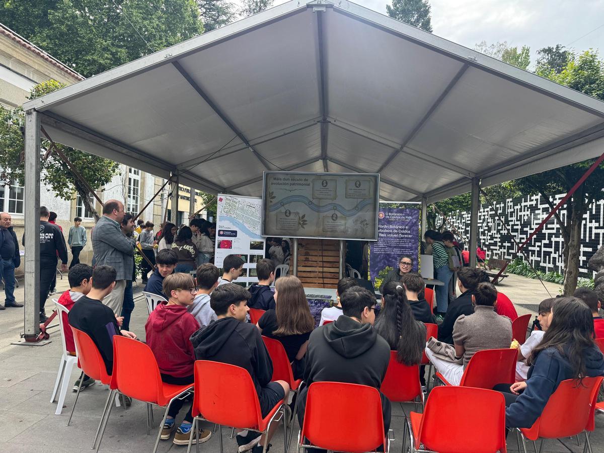 La Semana de la Ciencia convierte el Botánico en laboratorio escolar.