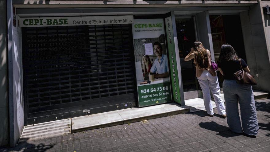 Una acadèmia d’informàtica tanca i atrapa desenes d’alumnes