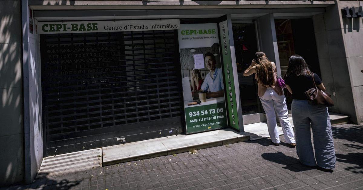 Una acadèmia d’informàtica tanca i atrapa desenes d’alumnes