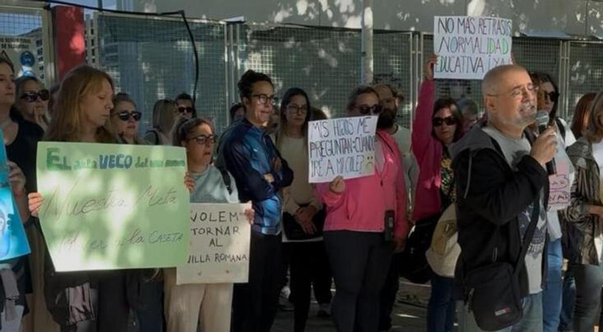 Protesta de las familias del Vil·la Romana de Catarroja.
