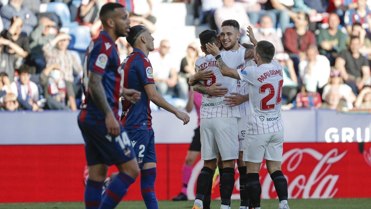 El Sevilla supera al Levante.