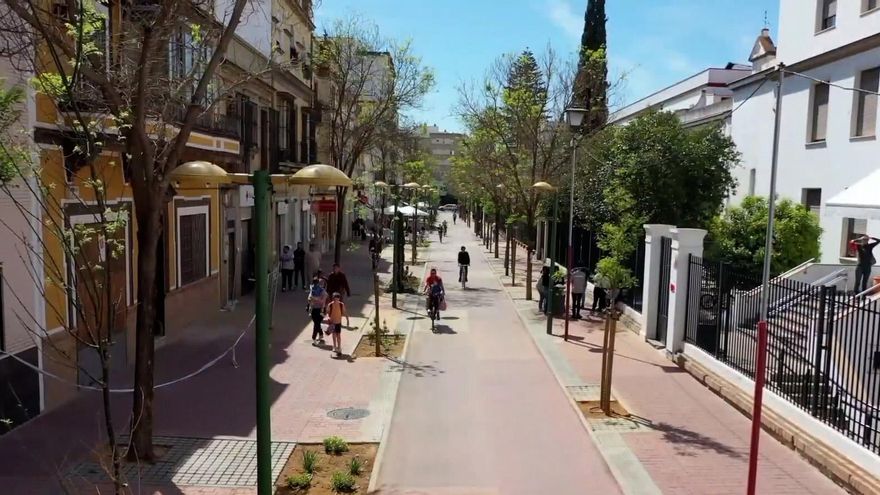 El turismo se extiende a la Cruz Roja peatonal: un edificio será demolido para levantar apartamentos turísticos