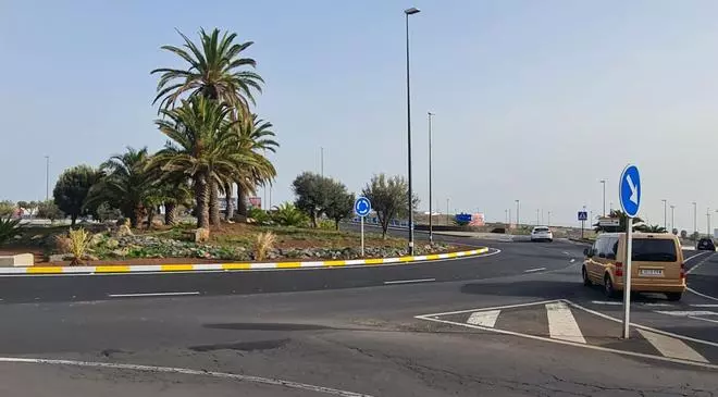 La urbanización de Montaña Pacho aporta un enlace con rotonda a la TF-2